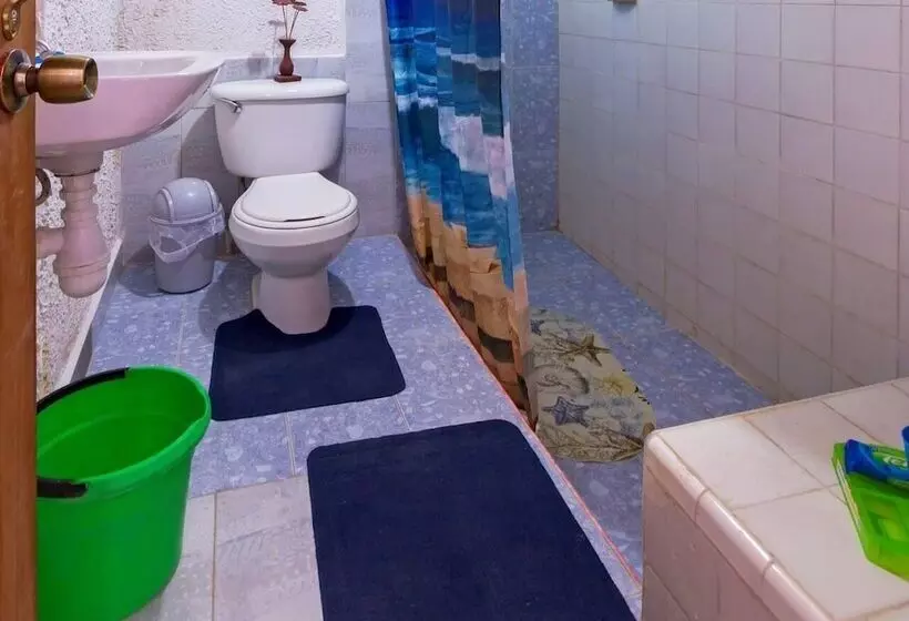پانسیون Hostal Leidi Diana Trinidad
