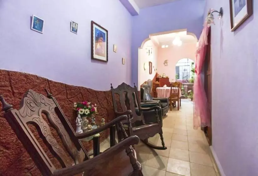 پانسیون Hostal Leidi Diana Trinidad