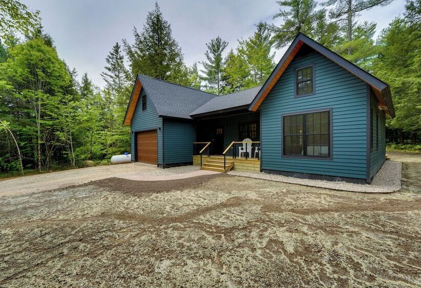 Secluded Wilmington Cabin: Fire Pit & Grill