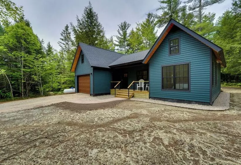 Secluded Wilmington Cabin: Fire Pit & Grill