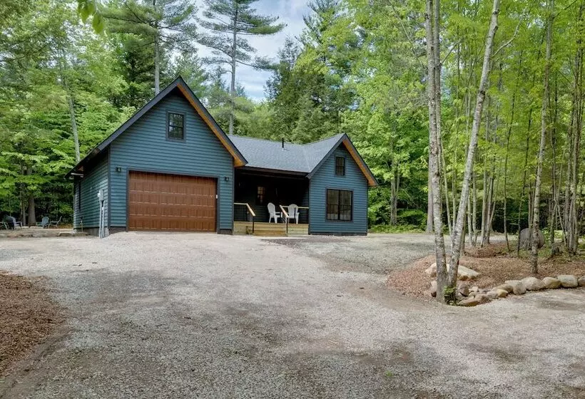 Secluded Wilmington Cabin: Fire Pit & Grill