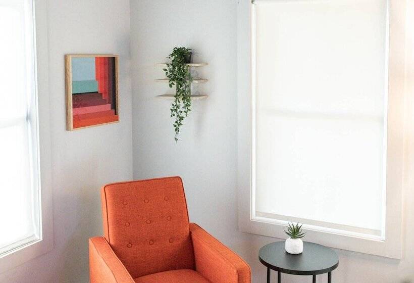 Plum Perfect Hideaway By Avantstay Near Downtown