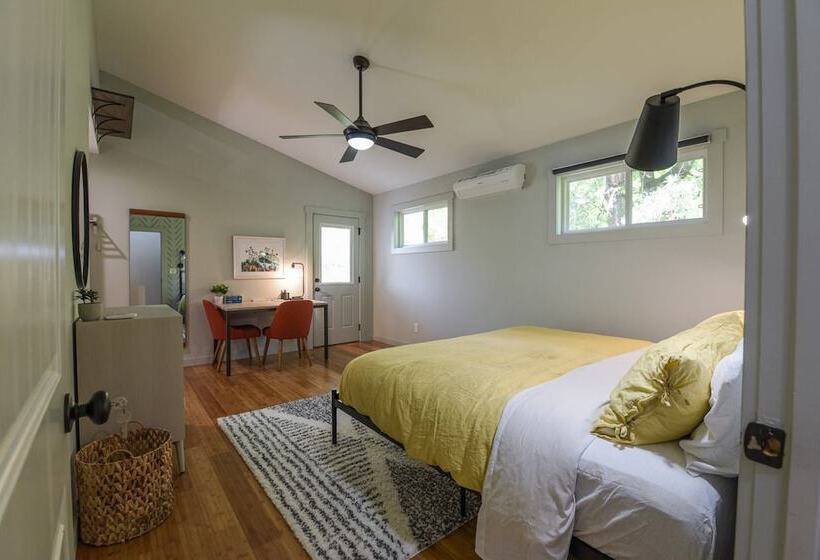 Plum Perfect Hideaway By Avantstay Near Downtown