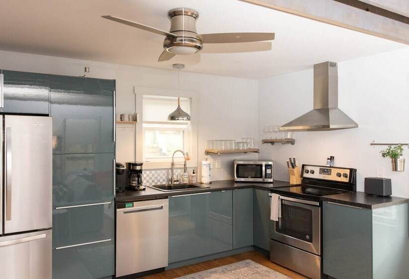 Plum Perfect Hideaway By Avantstay Near Downtown