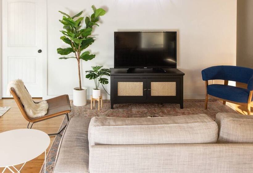 Plum Perfect Hideaway By Avantstay Near Downtown