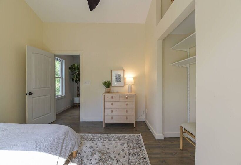 Plum Perfect Hideaway By Avantstay Near Downtown