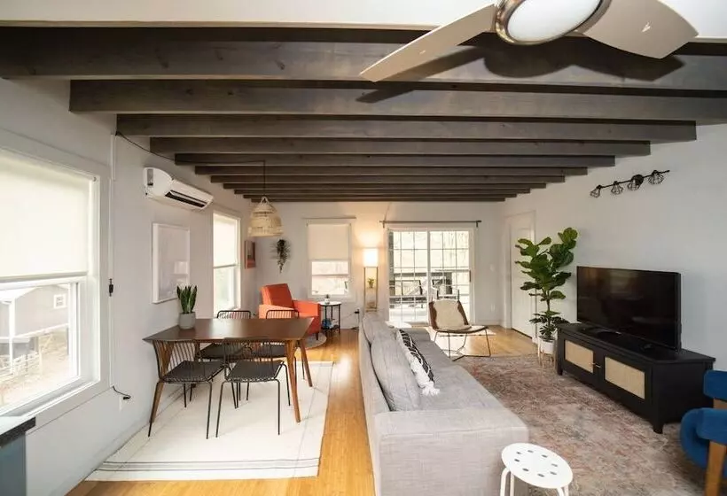 Plum Perfect Hideaway By Avantstay Near Downtown