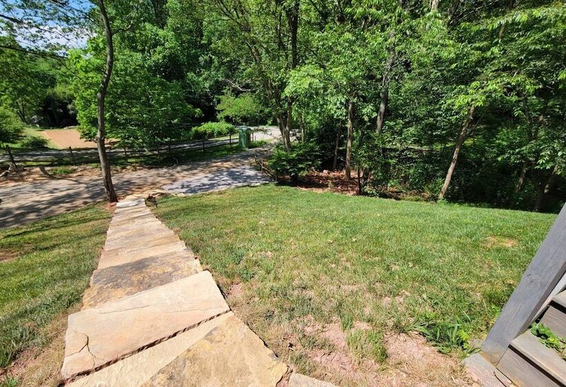 Plum Perfect Hideaway By Avantstay Near Downtown