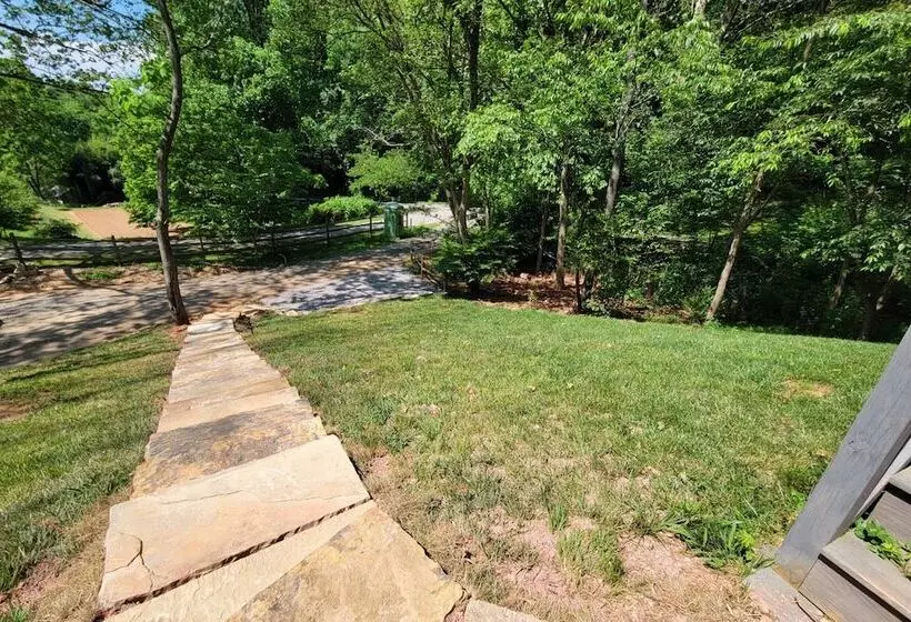 Plum Perfect Hideaway By Avantstay Near Downtown