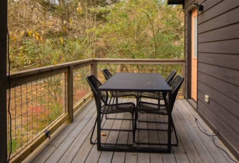 Plum Perfect Hideaway By Avantstay Near Downtown