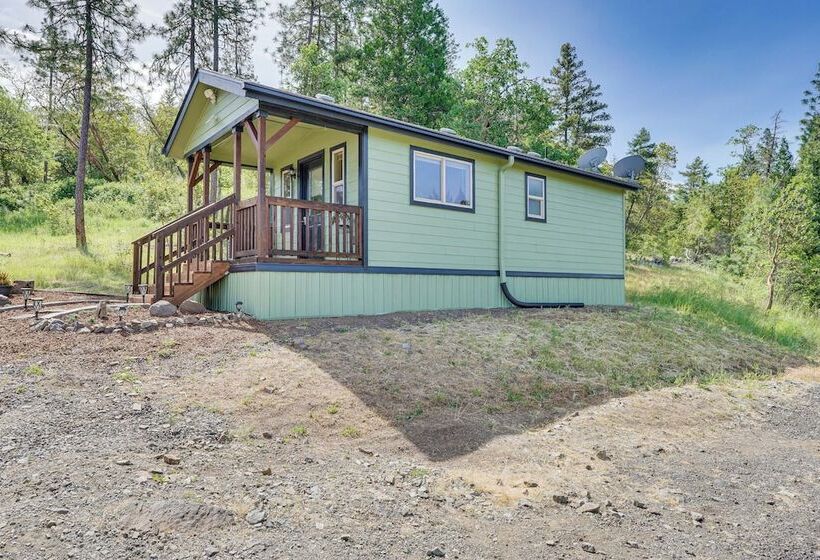 Hiking Trail On Site: Mtn View Eagle Point Retreat