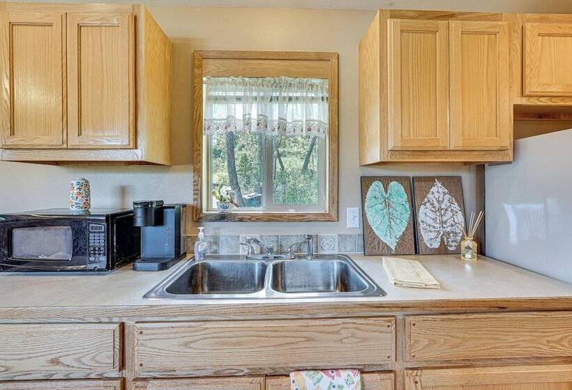 Hiking Trail On Site: Mtn View Eagle Point Retreat