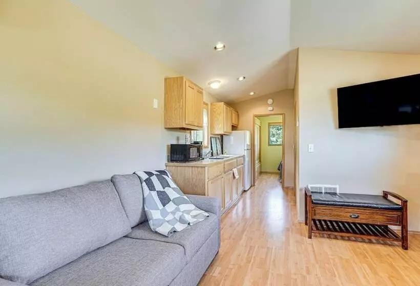 Hiking Trail On Site: Mtn View Eagle Point Retreat