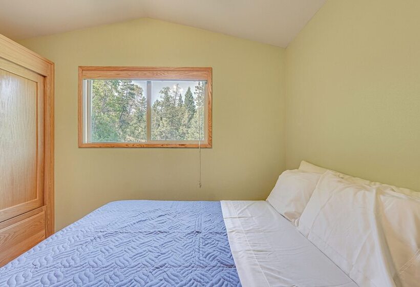 Hiking Trail On Site: Mtn View Eagle Point Retreat