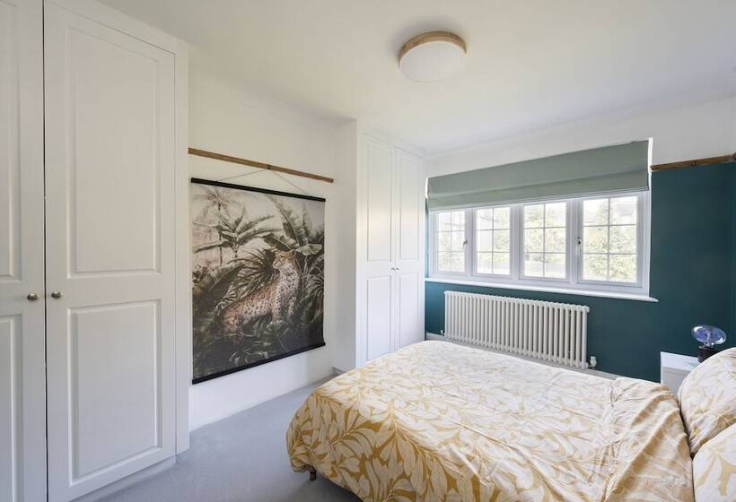 إقامة Charming 4 Bed House In South East London