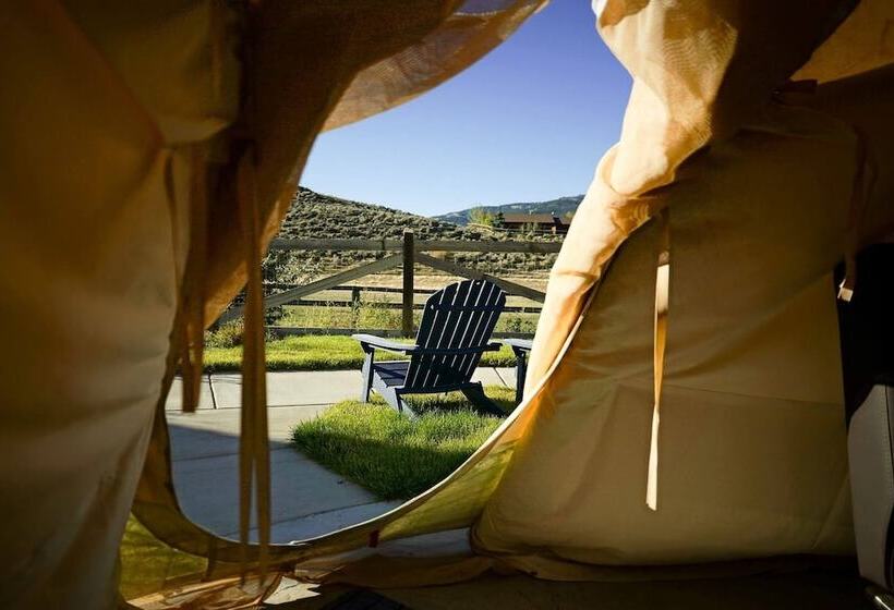منتجع Yellowstone Tipis