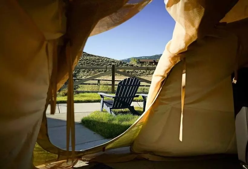 リゾートホテル Yellowstone Tipis