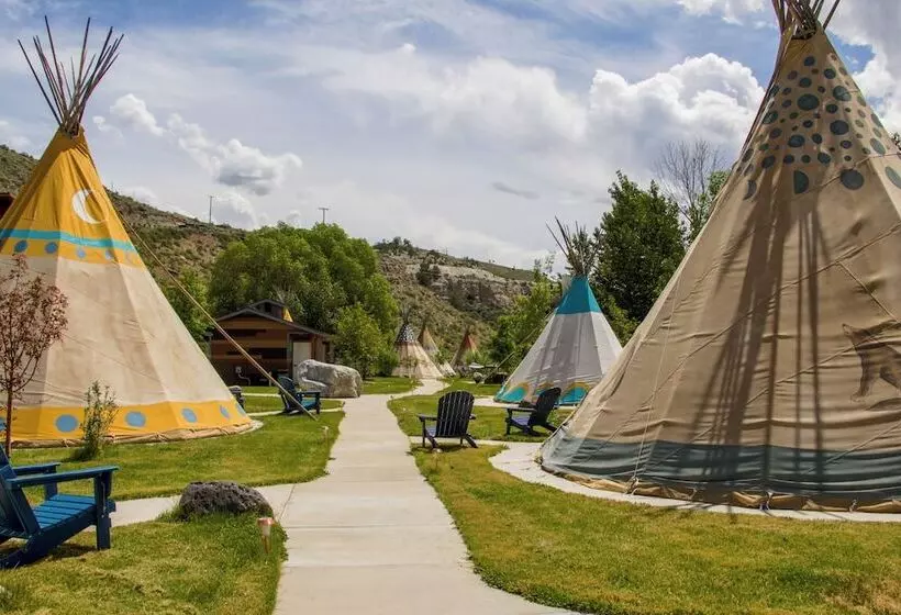 リゾートホテル Yellowstone Tipis