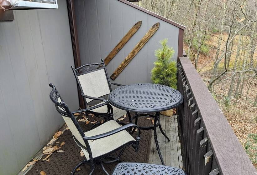 Slope Lodge Prime Skiing Location Indoor Pool, Hot Tub, Sauna Private Deck