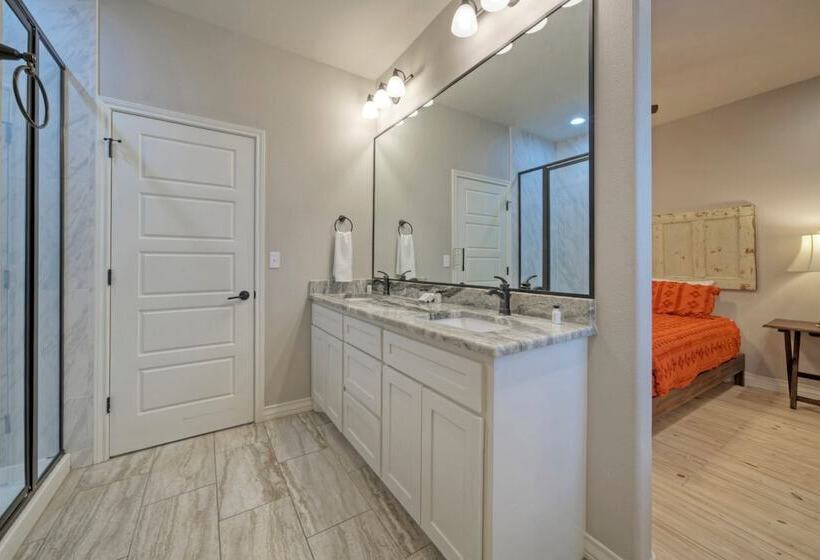 Pool Access + Boat Dock Steps To The Gulf The Pintail By Avantstay