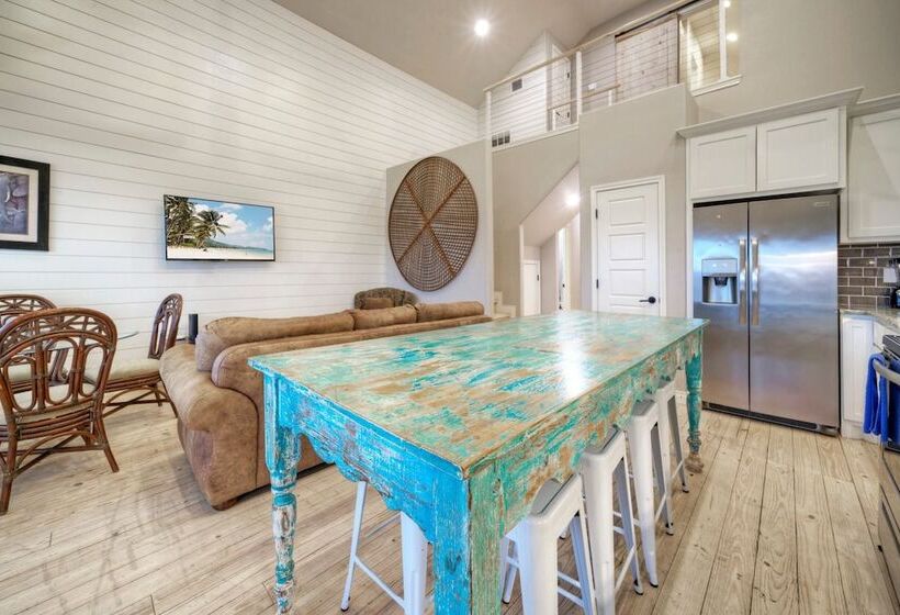 Pool Access + Boat Dock Steps To The Gulf The Pintail By Avantstay