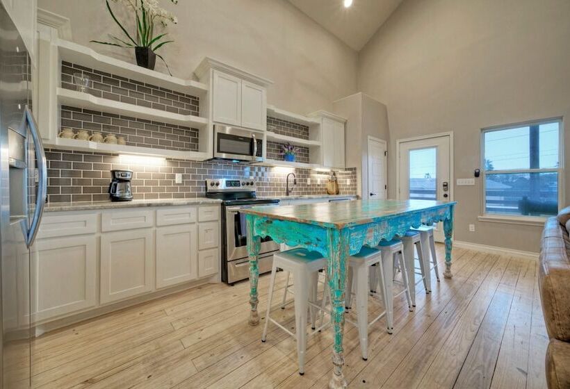 Pool Access + Boat Dock Steps To The Gulf The Pintail By Avantstay