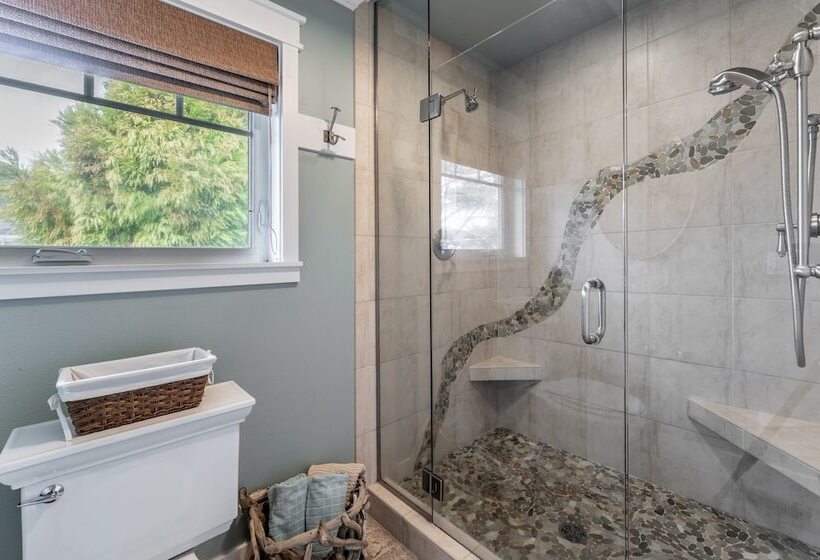 Truly A Treasure By Avantstay Walk To Beach, Patio