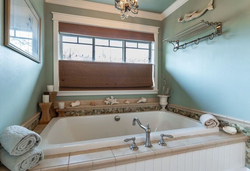 Truly A Treasure By Avantstay Walk To Beach, Patio