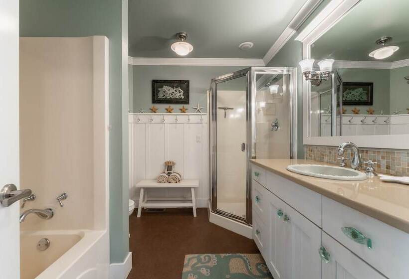 Truly A Treasure By Avantstay Walk To Beach, Patio