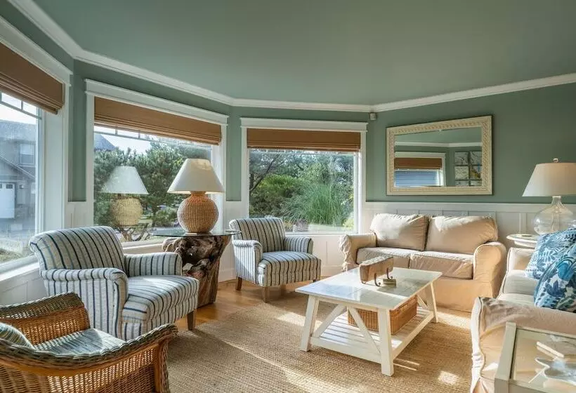 Truly A Treasure By Avantstay Walk To Beach, Patio