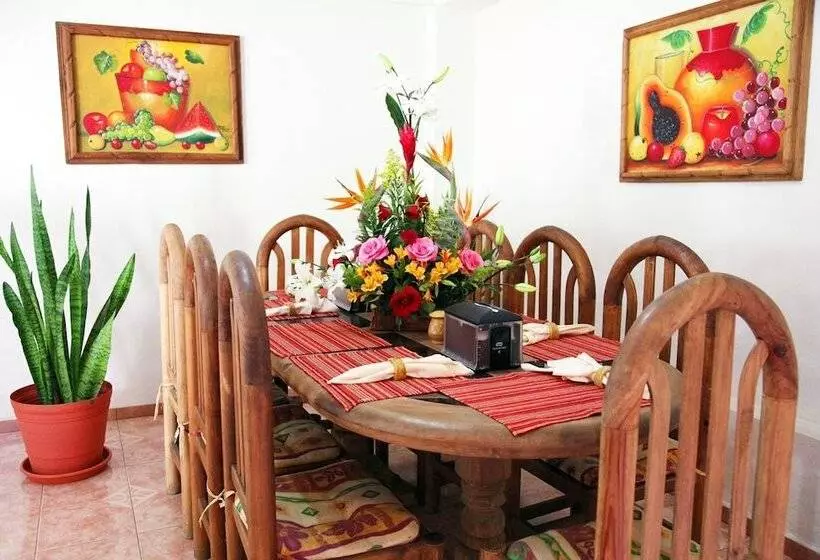 Retkeilymaja Hostal Casa Blanca