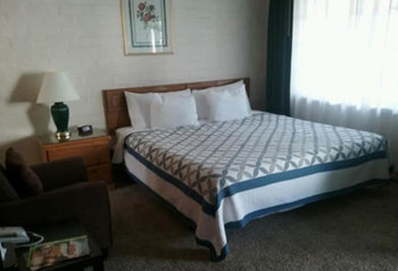 Bishop Village Motel