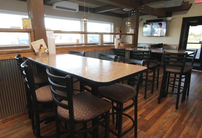 فندق Bowman Lodge & Convention Center