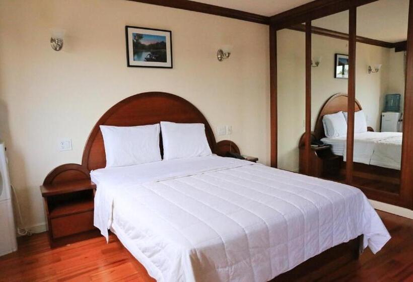 Phoenix Hotel Brooklyn Sunset Park