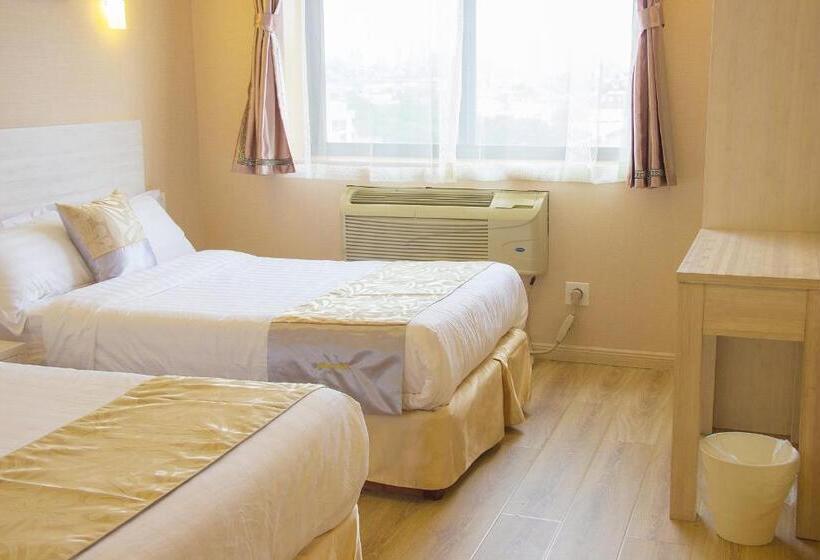 Phoenix Hotel Brooklyn Sunset Park