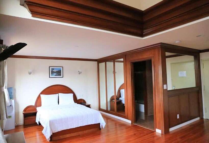 Phoenix Hotel Brooklyn Sunset Park