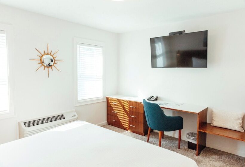 Отель Skaneateles Boutique