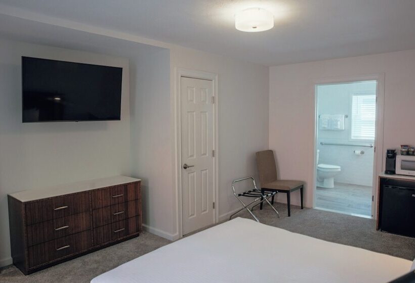 Отель Skaneateles Boutique