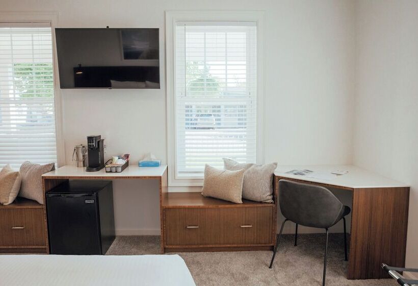 Отель Skaneateles Boutique