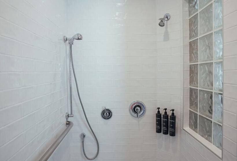 Отель Skaneateles Boutique