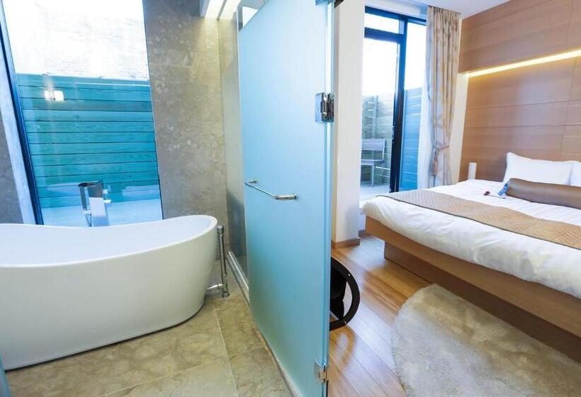 酒店 The One Boutique