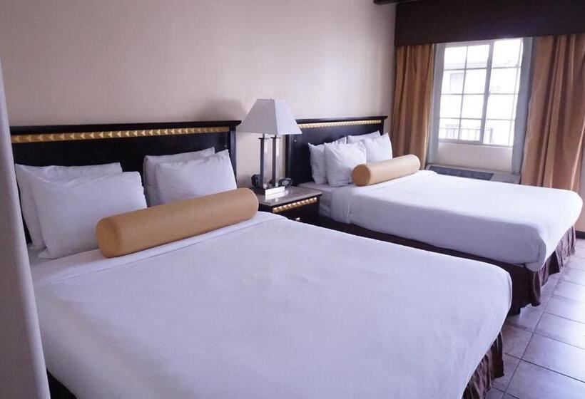 בית מלון כפרי Tuscan Garden Inn