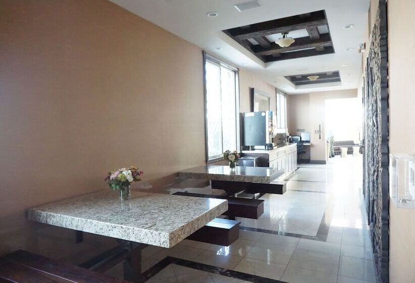 בית מלון כפרי Tuscan Garden Inn