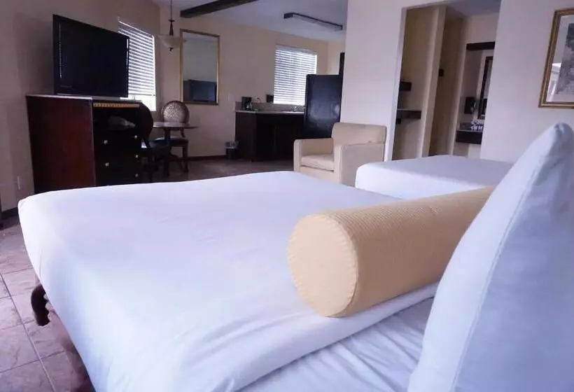 Hotelli Tuscan Garden Inn