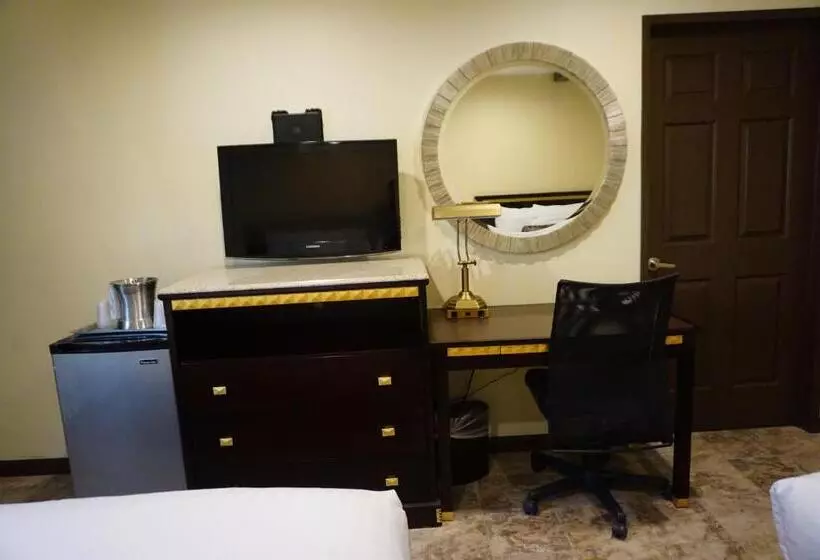 Hotelli Tuscan Garden Inn