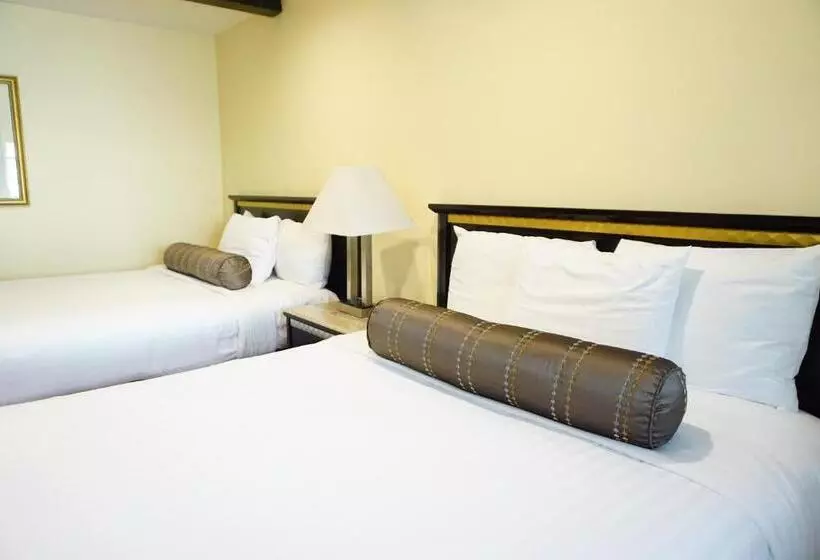Hotelli Tuscan Garden Inn
