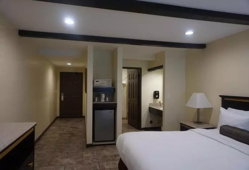 Hotelli Tuscan Garden Inn