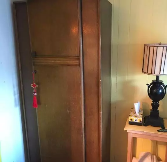 Klutina Kate S B&b