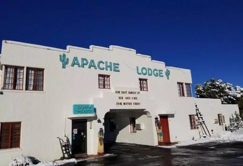 مُتل Apache Lodge