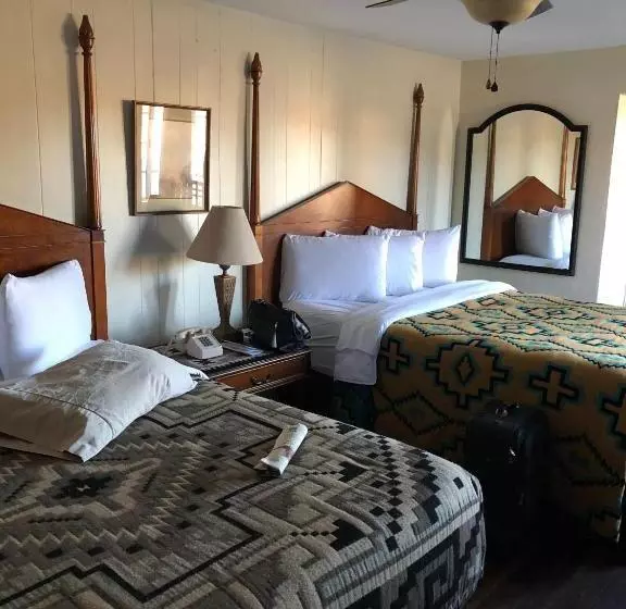 مُتل Apache Lodge